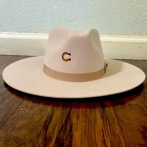 Woman’s Charlie 1 Horse highway western wool hat.